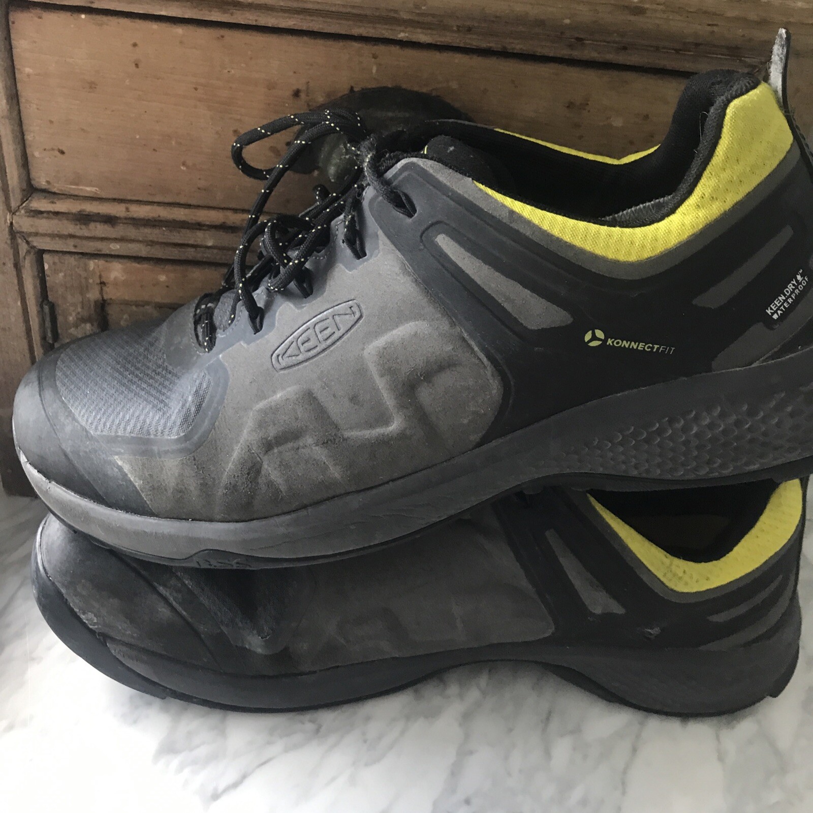 Scarpe da trekking impermeabili grigie Keen Explore Konnectfit taglia 15