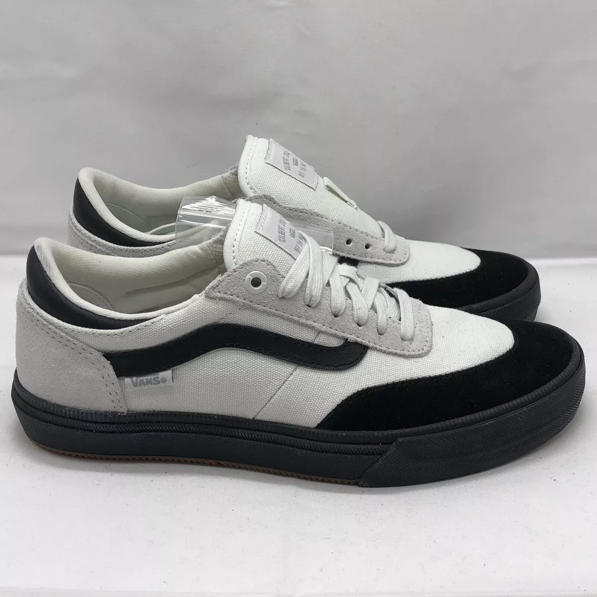 VANS Gilbert Crockett, Mens Sz 7.5 / Womens 9, Pearl White / Black