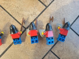 LEGO Castle: Black Monarch's Castle (6085) with all minis and manual
