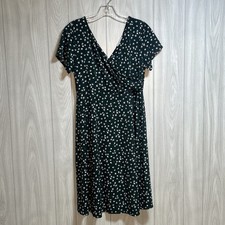 Kaileigh Women’s Faux Wrap V-Neck Green Floral Knee Length Dress Size Medium
