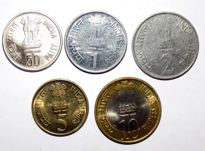 2010 INDIA REPUBLIC COMMEMORATIVE RESERVSE BANK 5 COINS( 50 P,1 2 5 10 RS.) SET - Image 4 of 4