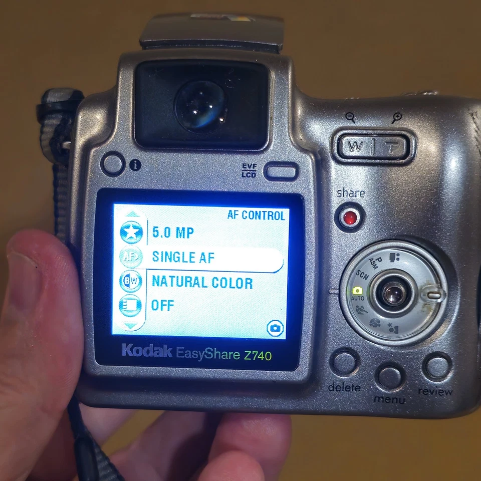 Kodak EasyShare Z740 5.0MP 10x Zoom Silver Digital Camera Working Vgc  - Image 4 of 4