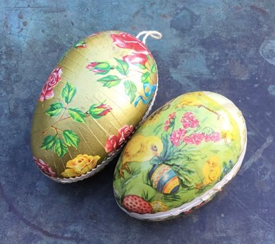 2 alte Pappostereier * Candy Container * H 9,5 - 10,5cm OS190