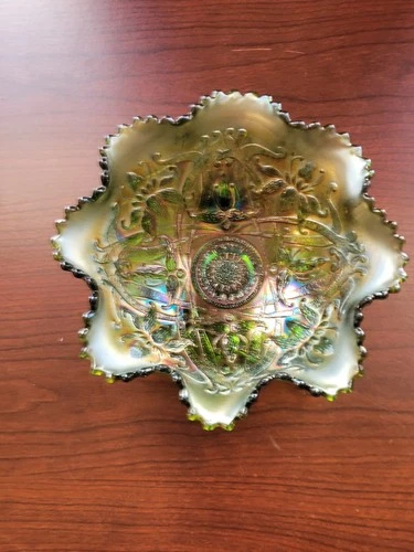 Pretty Green Northwood Carnival Glass Wishbone Ruffled Bowl Ruffles n Rings EX.