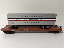 MTH 20-98137 - Flat Car w/40’ Trailer - State of Maine BAR #460 - O Scale