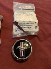 2007-14 Ford Mustang Alloy Wheel Center Cap Pony Logo Genuine 5r3z1130b Nos 2007-14 Ford Mustang Alloy Wheel Center Cap Pony Logo Genuine 5r3z1130b Nos