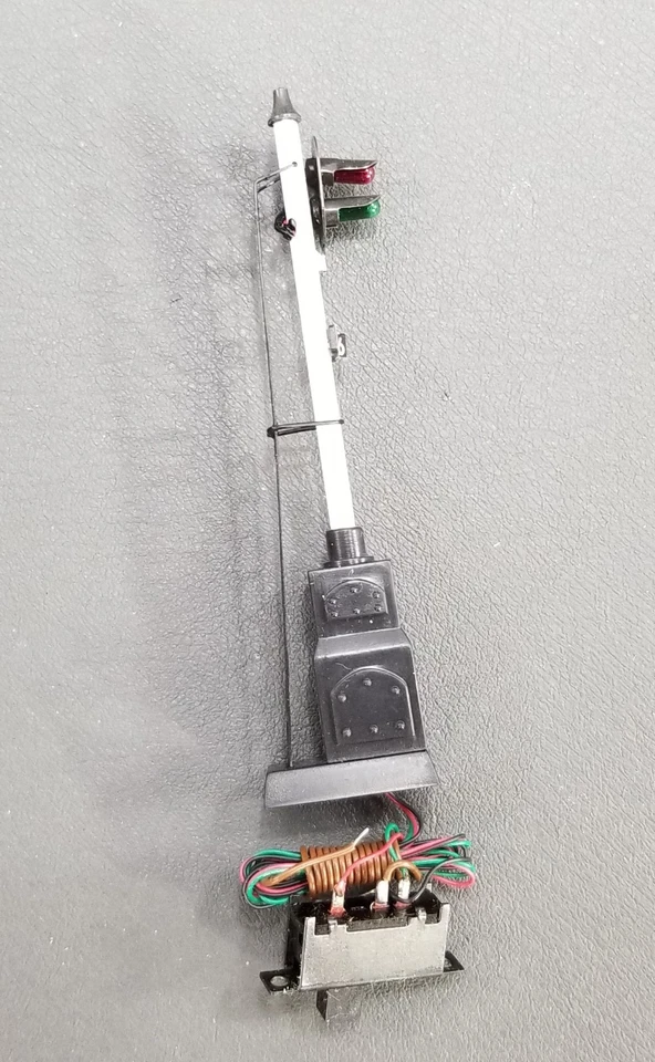 Model Power HO Scale No. 1676-1 RAILROAD SIGNAL BRASS - Image 4 of 4