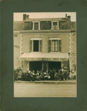   Photo ancienne les Sables d'Olonne café Bouhier costumes et coiffes Vendée