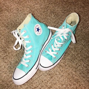 womens size 6 converse high tops