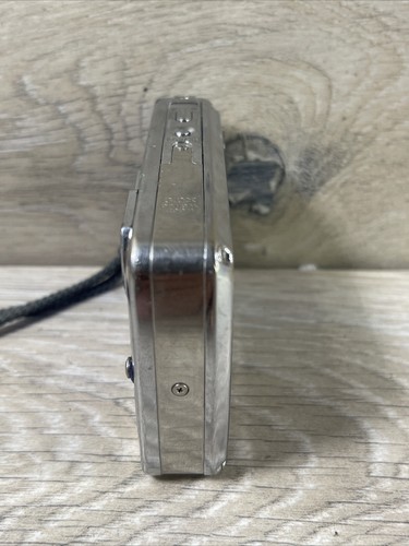 Olympus Stylus 725 SW 7 MP Underwater Digital Camera UNTESTED AS IS PARTS REPAIR - Picture 3 of 3