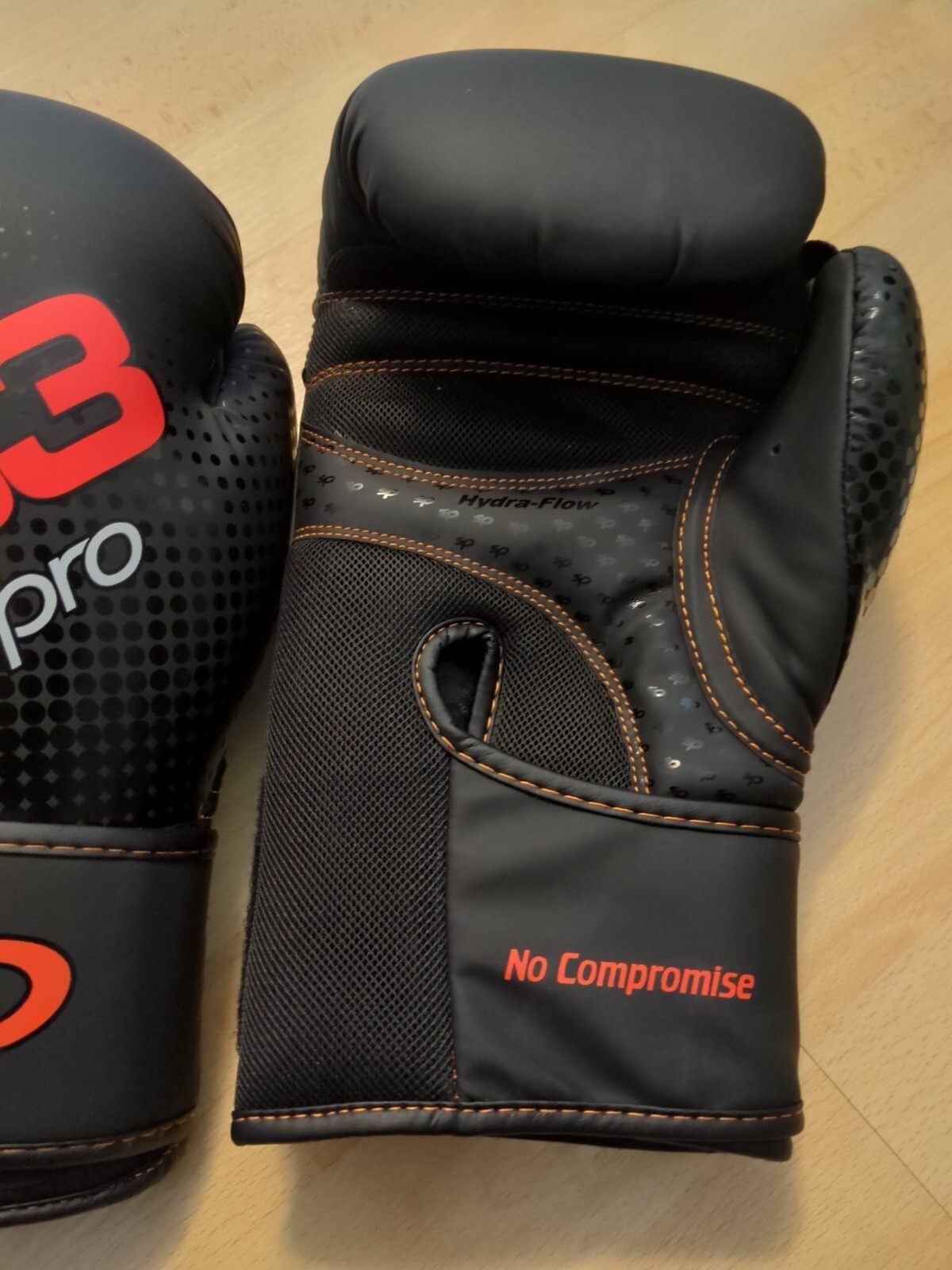 New Starpro M33 Boxing Training Gloves PU Leather Black & Red 16oz