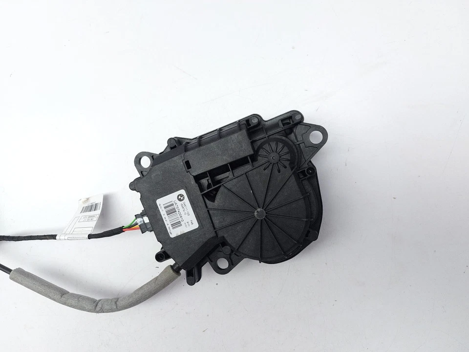 BMW X1 F48 PORTÓN TRASERO BLOQUEO MALETERO CON ACTUADOR 737400610 2017 Foto 3 de 4