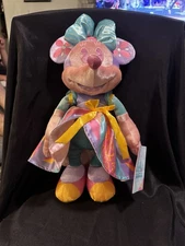 NWT  Minnie Mouse: The Main Attraction -It's A Small World Plush 4/12