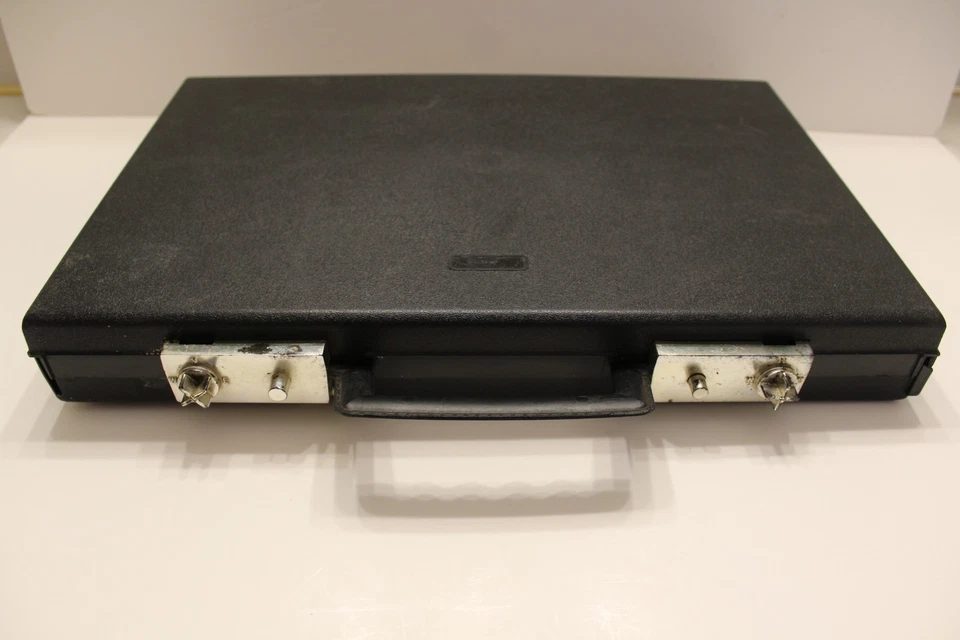 James Bond 007 Attache Case 1965 buen estado todo original Foto 2 de 4