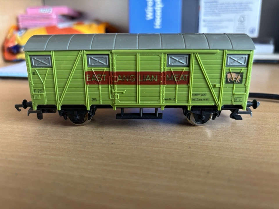 LIMA HO GAUGE 3155  EAST ANGLIAN MEAT VAN Wagon, Mint Condition ! - Image 4 of 4