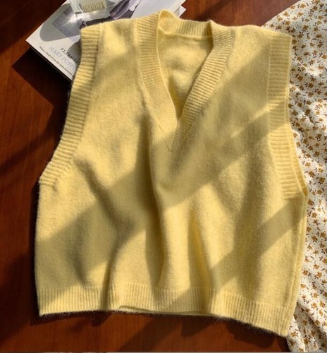 Women Sweet Waistcoat Sleeveless Tops Soft Solid V-Neck Knitted Sweater Vest - 第 1/10 張圖片
