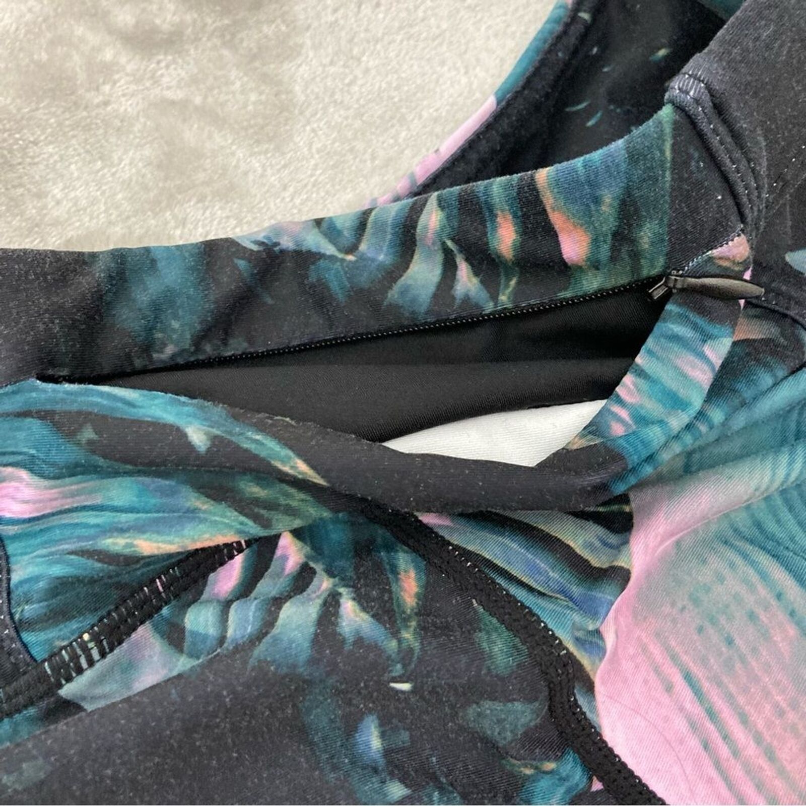 Fabletics Palm Tree Print with Pink Cropped Activ… - image 4