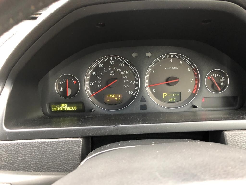 Volvo XC 90 T6 7 seats 4X4 AWD VERY CHEAP FOUR WHEEL DRIVE WITH 7 SEATS