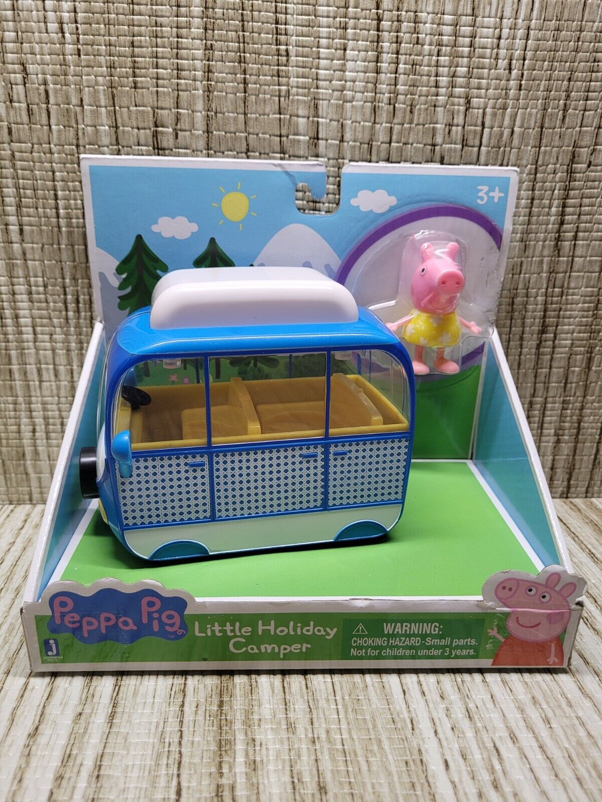 Peppa Pig Peppa's Adventures Little Campervan, with 3-inch Peppa