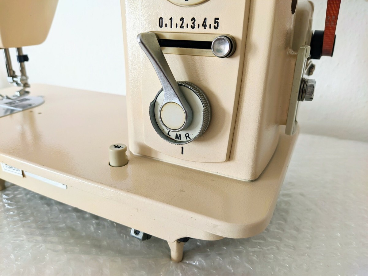 MACCHINA DA CUCIRE VINTAGE ANNI 70 80 BROTHER VENDOMATIC 7243