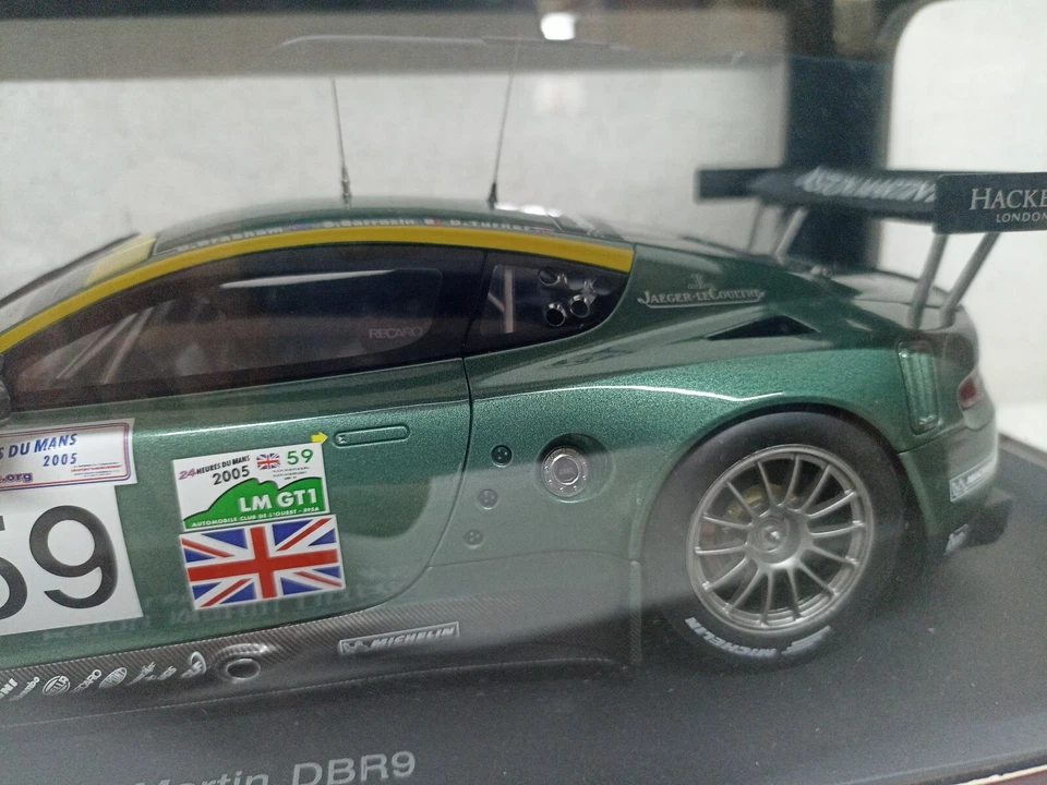 Autoart Aston Martin Dbr9 24 Lemans 2005 #59 Brabham Sarrazin Diecast 1/18-Y1-B3 - Immagine 3 di 4