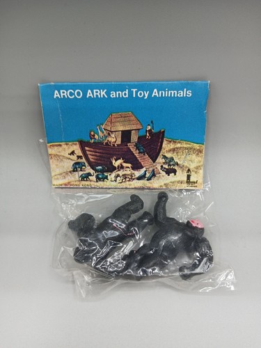 VINTAGE ARCO NOAHS ARK PLAY SET Sealed Gorilla's PLASTIC ANIMALS 1970's TOY - Picture 2 of 3