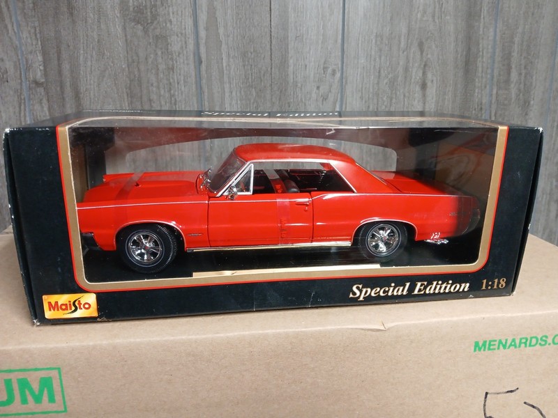 Rare Hard To Find Maisto 1:18 Scale 1965 Pontiac GTO Red 31885