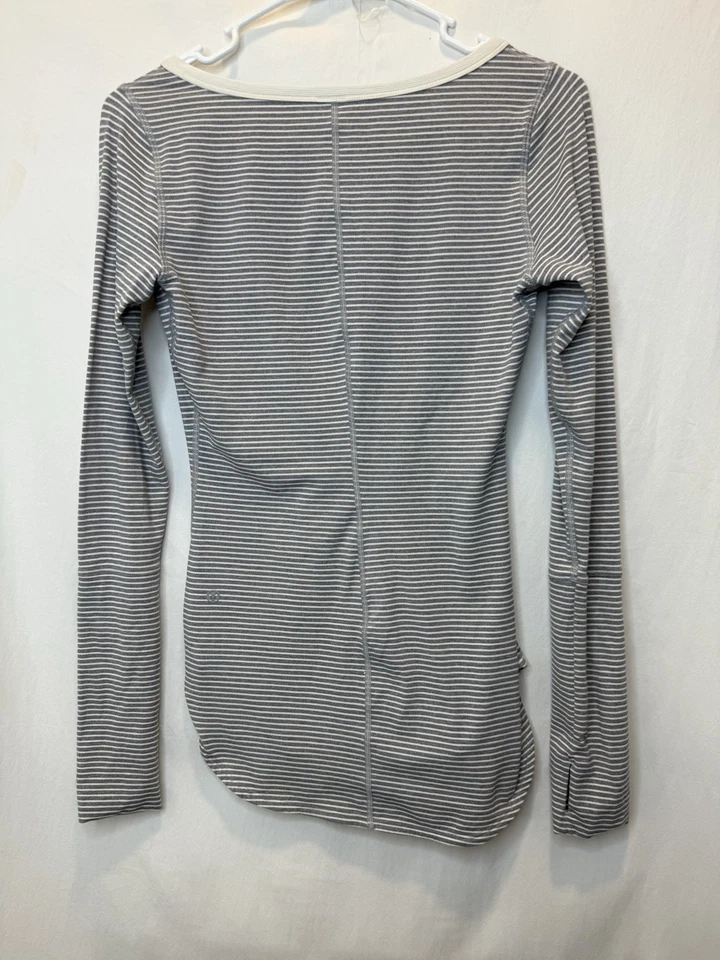 Рубашка с длинным рукавом Lululemon Awesoma Henley Hyper Stripe размер 4 серая/белая - Изображение 3 из 3
