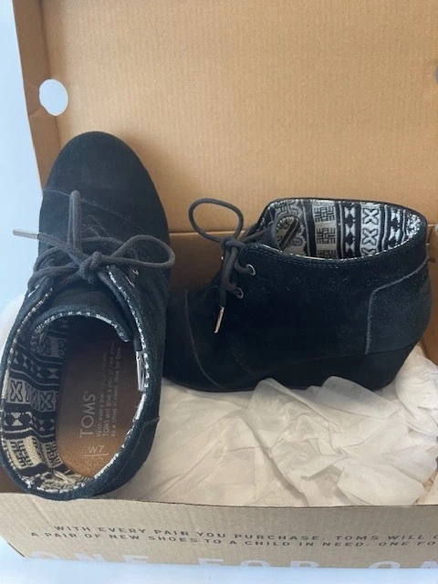 Botines de cuña TOMS Desert negros de gamuza para mujer talla 7 con cordones cómodos Foto 3 de 4