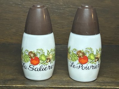 Vintage Westinghouse Salz Und Pfefferstreuer aus Milchglas Mit Kunststoffdeckel
