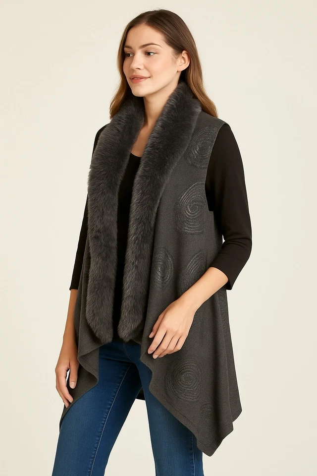 Chaleco gris con ribete de piel sintética Foto 2 de 4