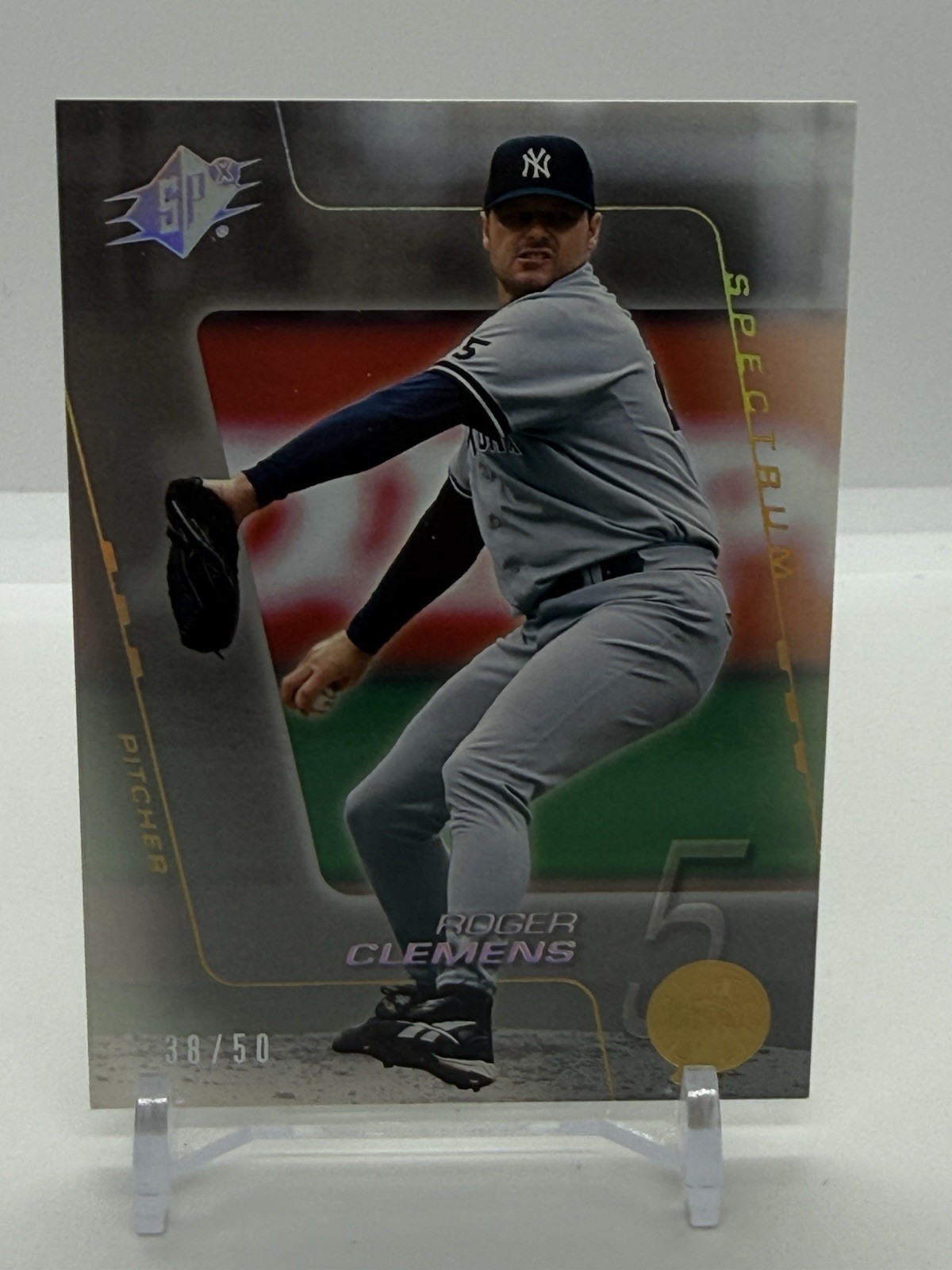 2001 SPx Spectrum #39 38/50 ROGER CLEMENS YANKEES