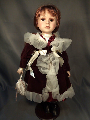 Porzellanpuppe ''Jasmin'' (113) 18'' (46 cm) von Artic Collection