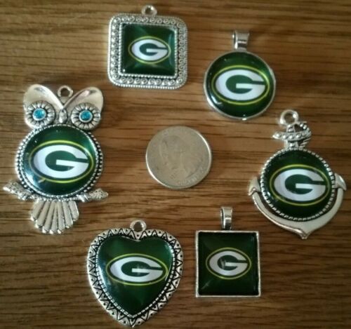 NFL Football Heart Team Pendant Charms Necklace lot pick your team Jewelry L@@K - Afbeelding 1 van 33