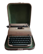 Remington Quiet-Riter Miracle Tab Vintage Manual Typewriter With Case thumbnail
