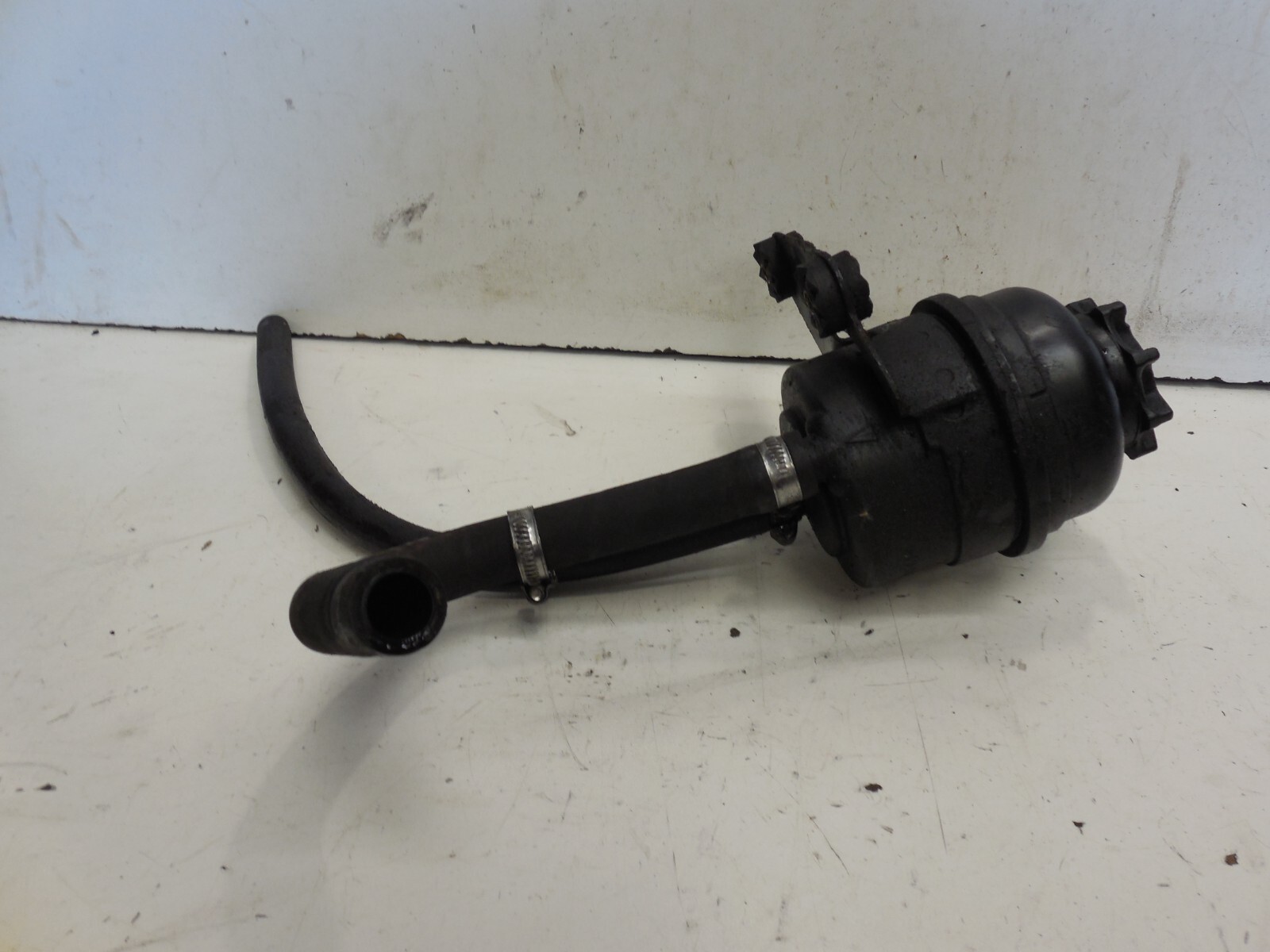 96-98 BMW Z3 1.9L L4 Power Steering Fluid Reservoir Tank Bottle Hose ...