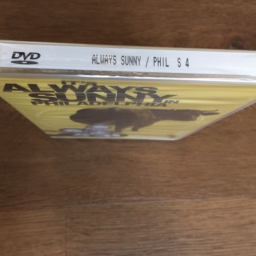 It's Always Sunny in Philadelphia: Season 4 (DVD) (3 Disc Set) New - Picture 3 of 3