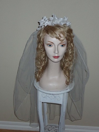 VTG White Lace Southern Belle Wedding Dress 15 Tier Train Floral Crown Veil XS - Picture 11 of 12