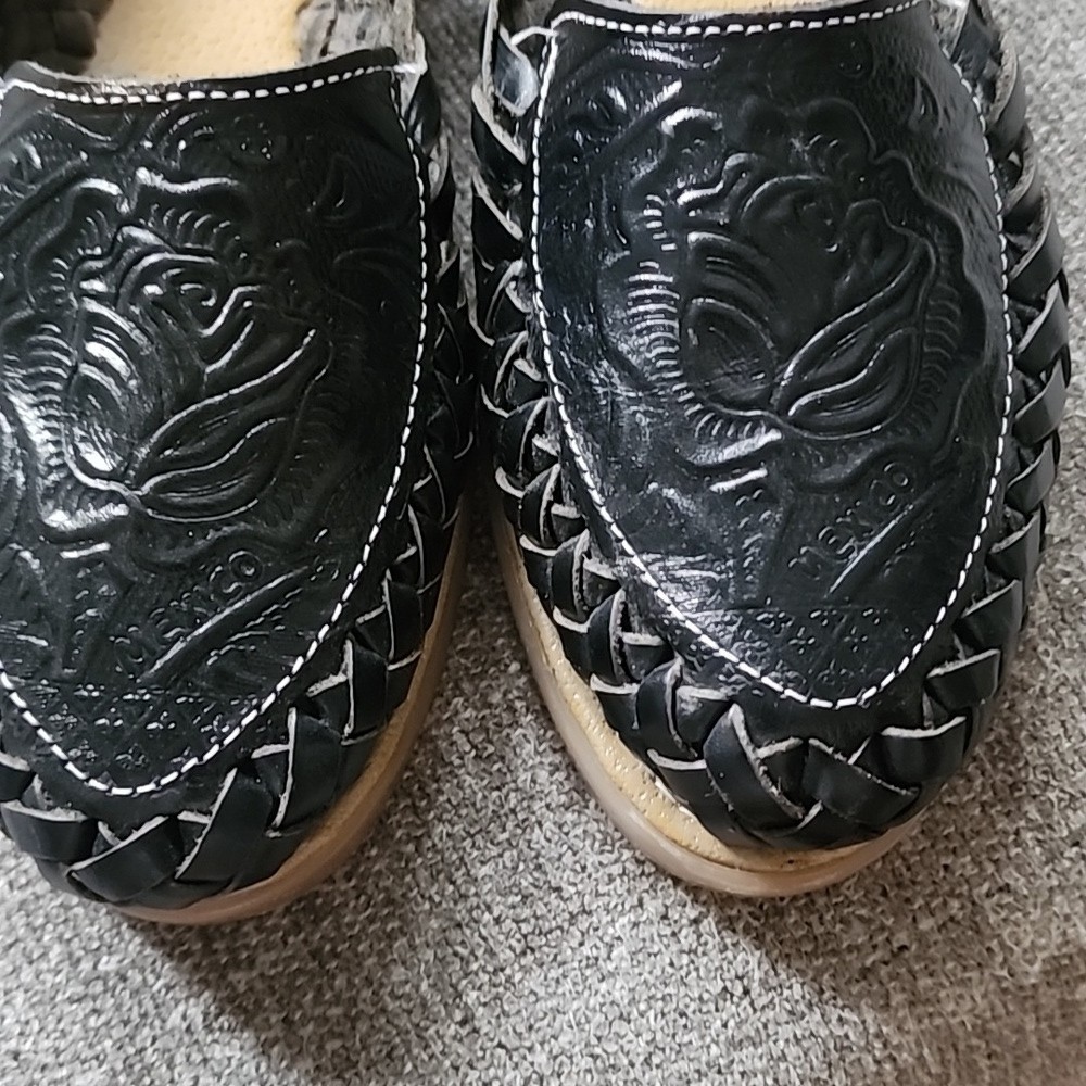 Huaraches Black Premium Rose Pattern - image 3
