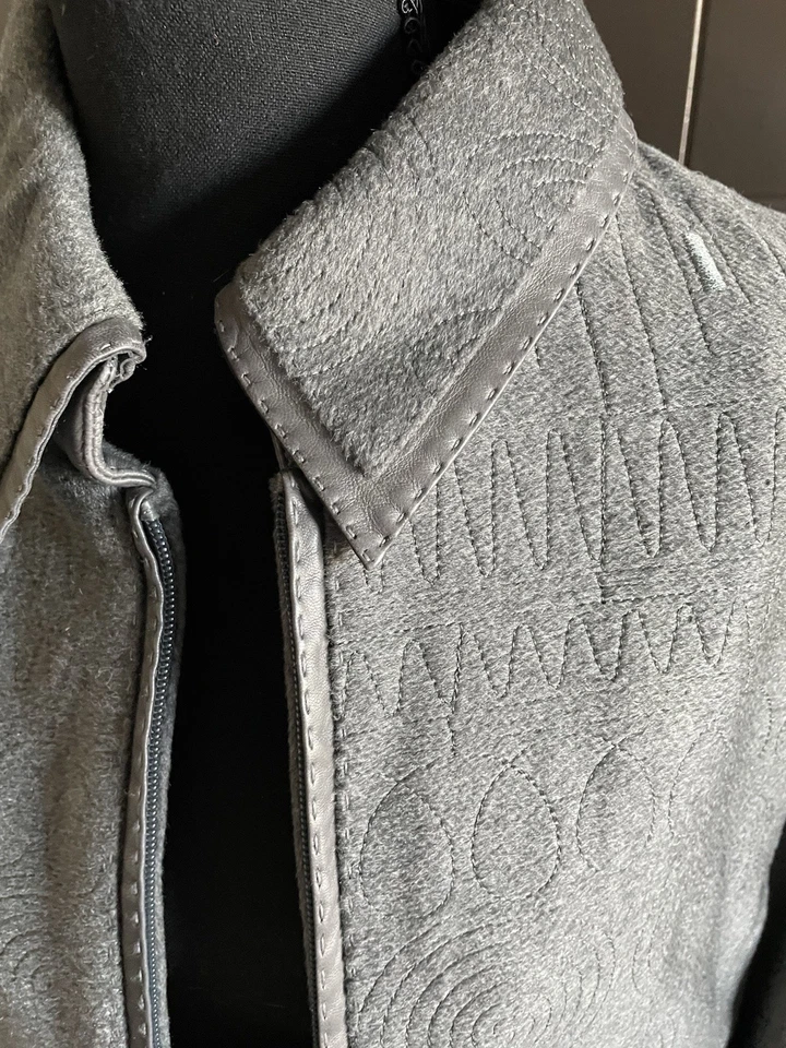 CHAQUETA $24,000 ZILLI PARIS 50% PIEL CHINCHILLA 50% CACHEMIR TALLA 52 TALLA M L XL Foto 3 de 4