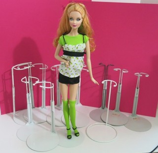 (13) Supporti in metallo nuovi e usati per bambole Barbie Skipper Ginny 8" 12"