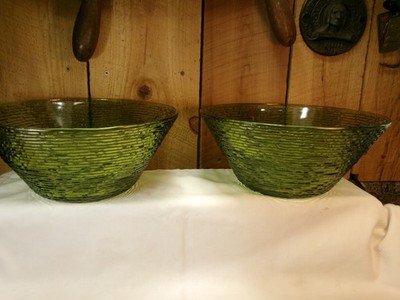 2 Vintage Anchor Hocking Soreno Bark Avocado Green Glass Large Serving Bowls