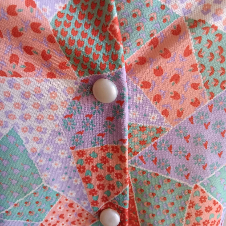 Blusa De Colección Grande Años 70 Poliéster Abuela Estampado Retazos Manga Corta Hecha a Mano Foto 3 de 4