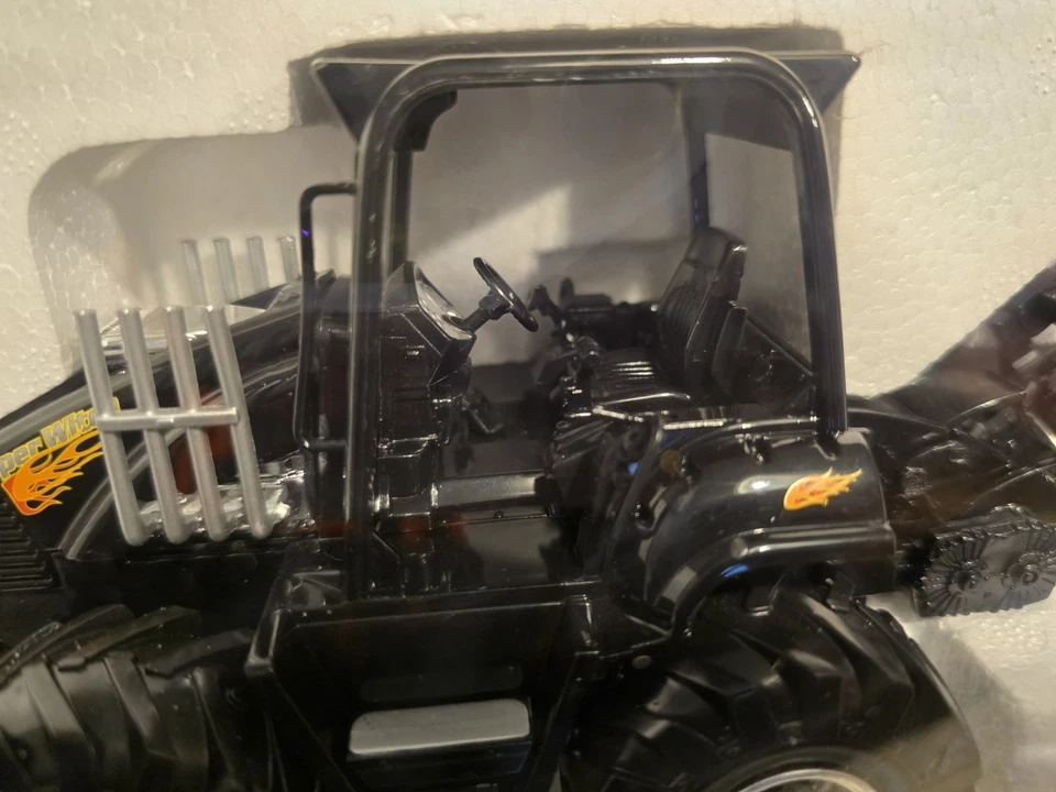 Ditch Witch Model Die Cast Super Witch V Tractor Norscot 2006 in box. 1:25 NEW - Image 4 of 4