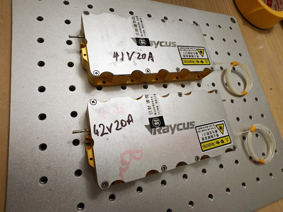 Bomba de diodo láser 100W 200W 400W 500W 915nm con cable de fibra óptica acoplado SMA905 Foto 3 de 4