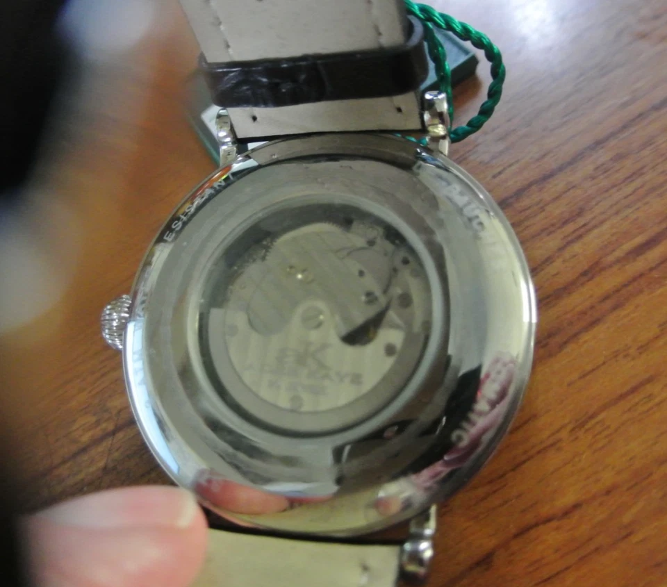 44mm Auto TRI-TIME Regulator | Black Guilloche Dial | Black Band ADEE KAYE Watch - Imagem 4 de 4