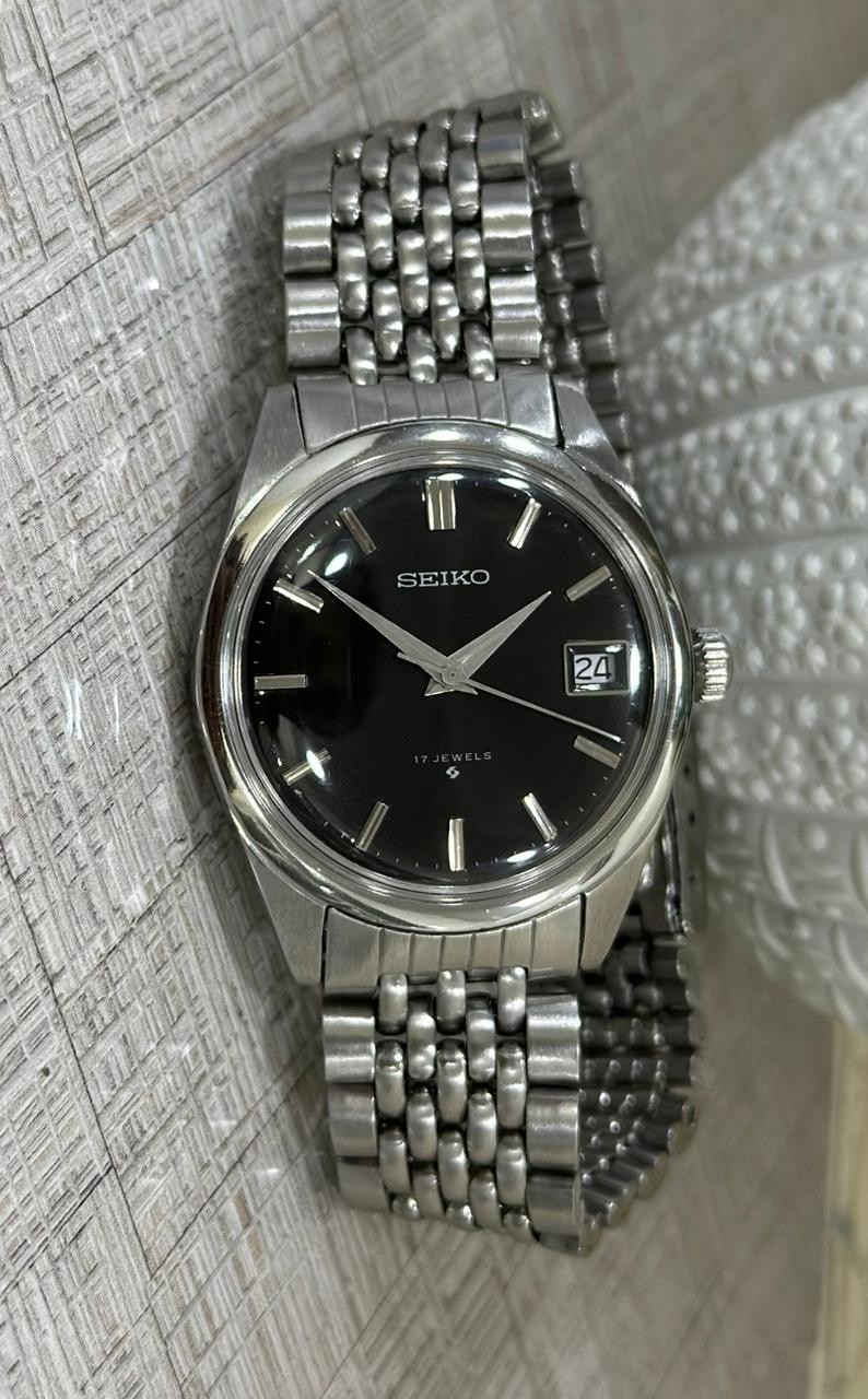 Vintage Seiko 6602-8050 Hand Winding Mens Wrist Watch 1970s