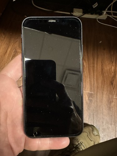 iPhone 11 And 8 READ DESCRIPTION