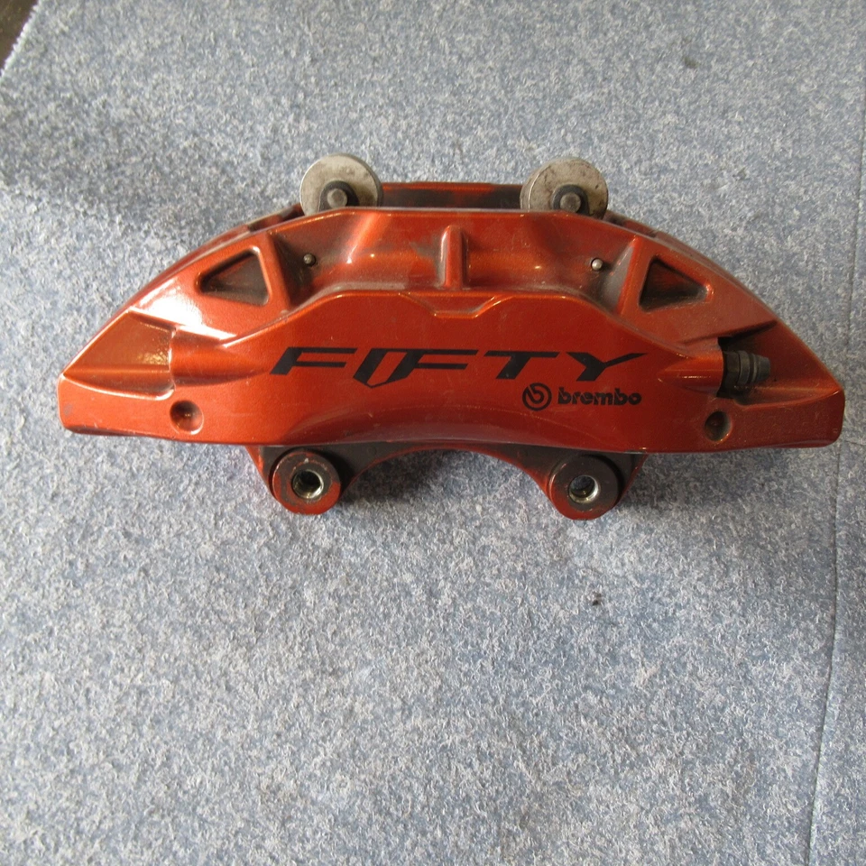 Pinzas Brembo delanteras y traseras 50 aniversario para Chevrolet Camaro SS 2017 Foto 3 de 4