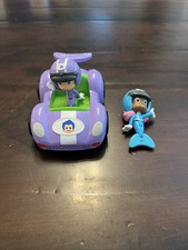 Nick Jr Bubble Guppies Gil's Fin-Tastic Racer with Figure extra figure